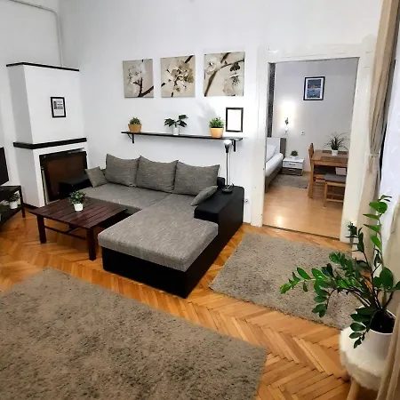 Gold Apartment *