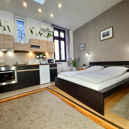 Gold Apartment