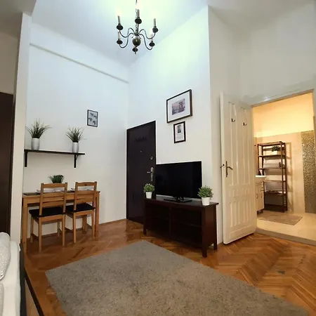Gold Apartment *