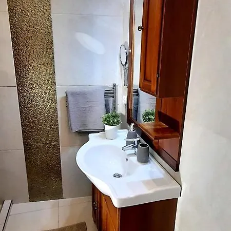 Gold דירה